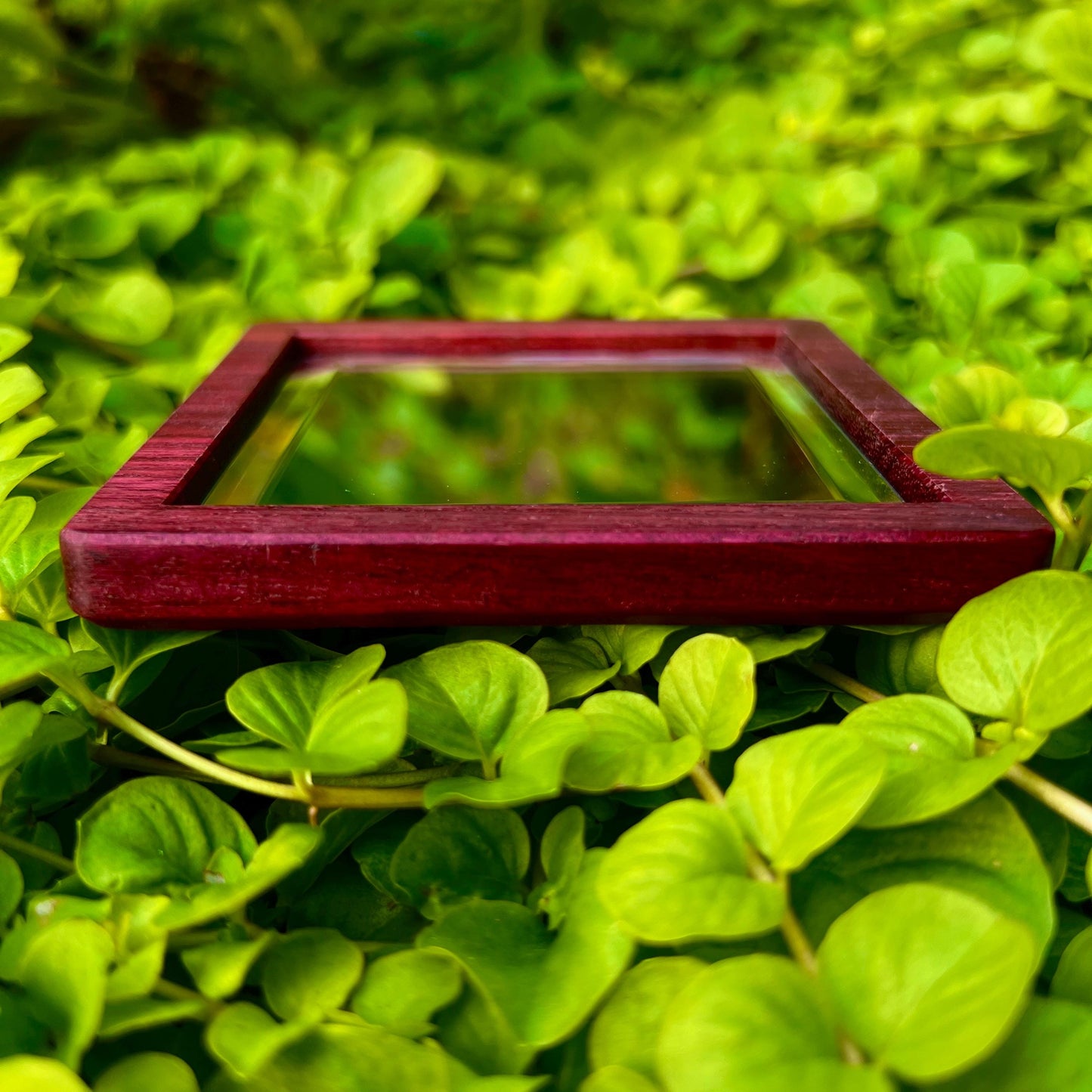 Wavy Touch Up Mirror