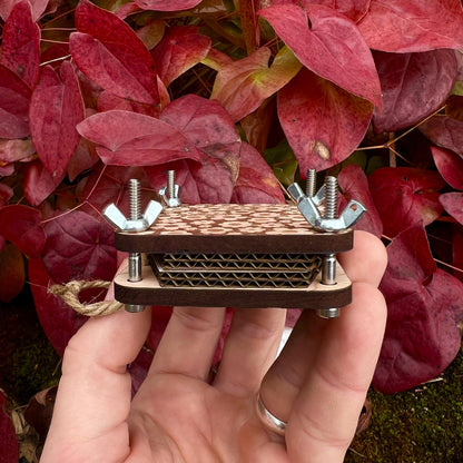 Pocket Press - The Retro Daisy
