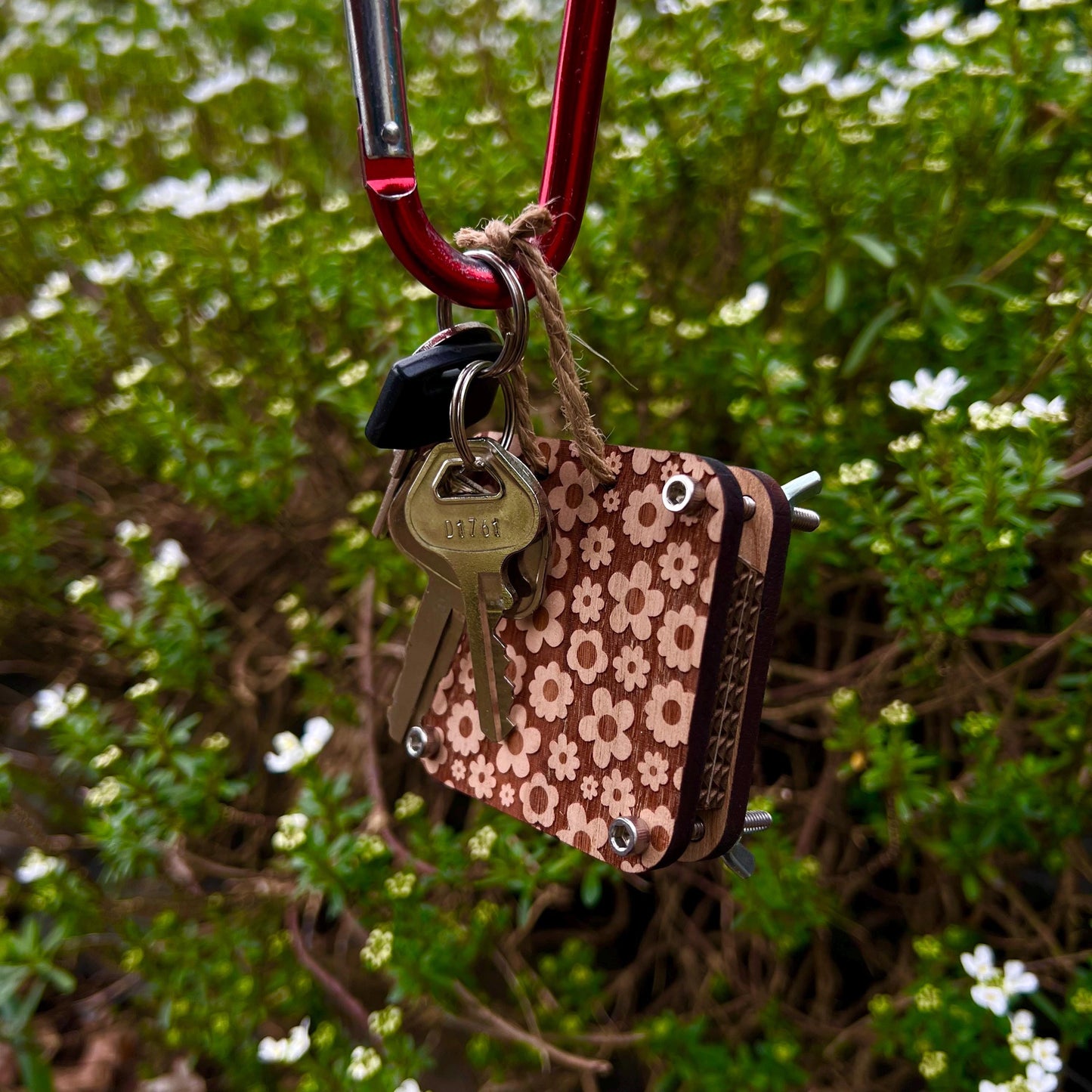 Pocket Press - The Retro Daisy