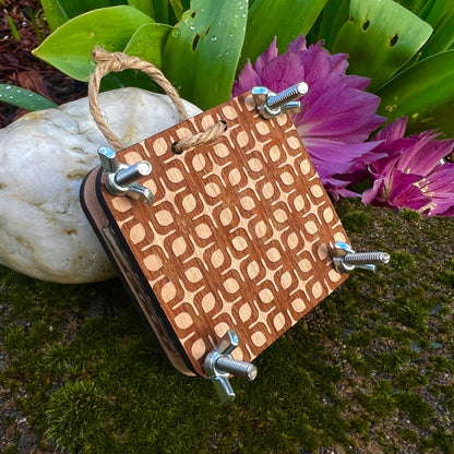 Pocket Press - Pebble