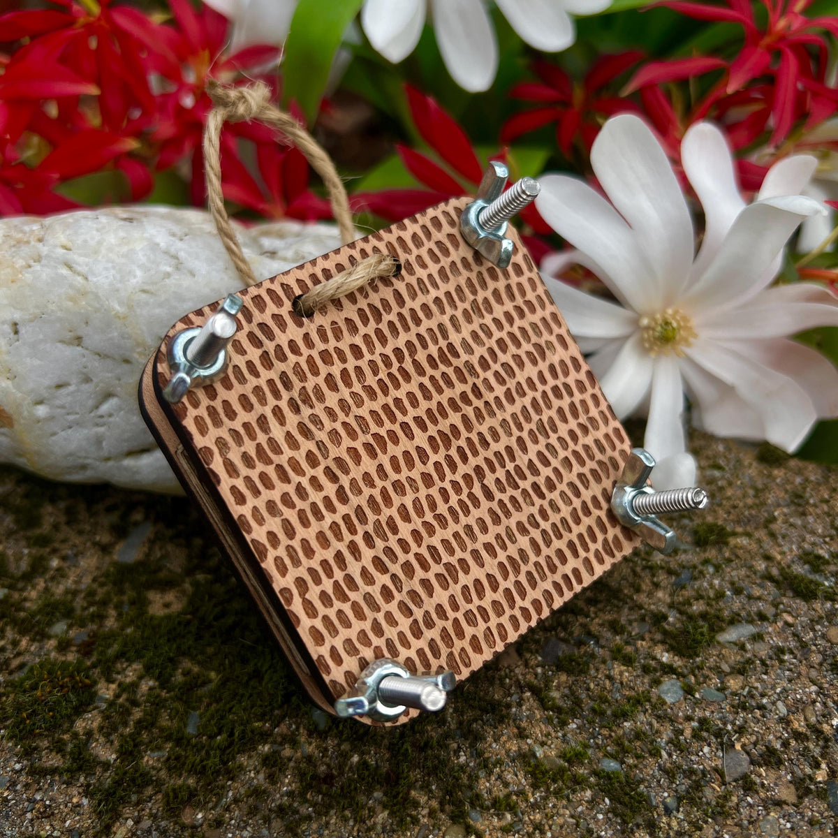 Pocket Press - Scale