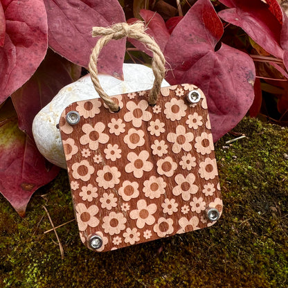 Pocket Press - The Retro Daisy