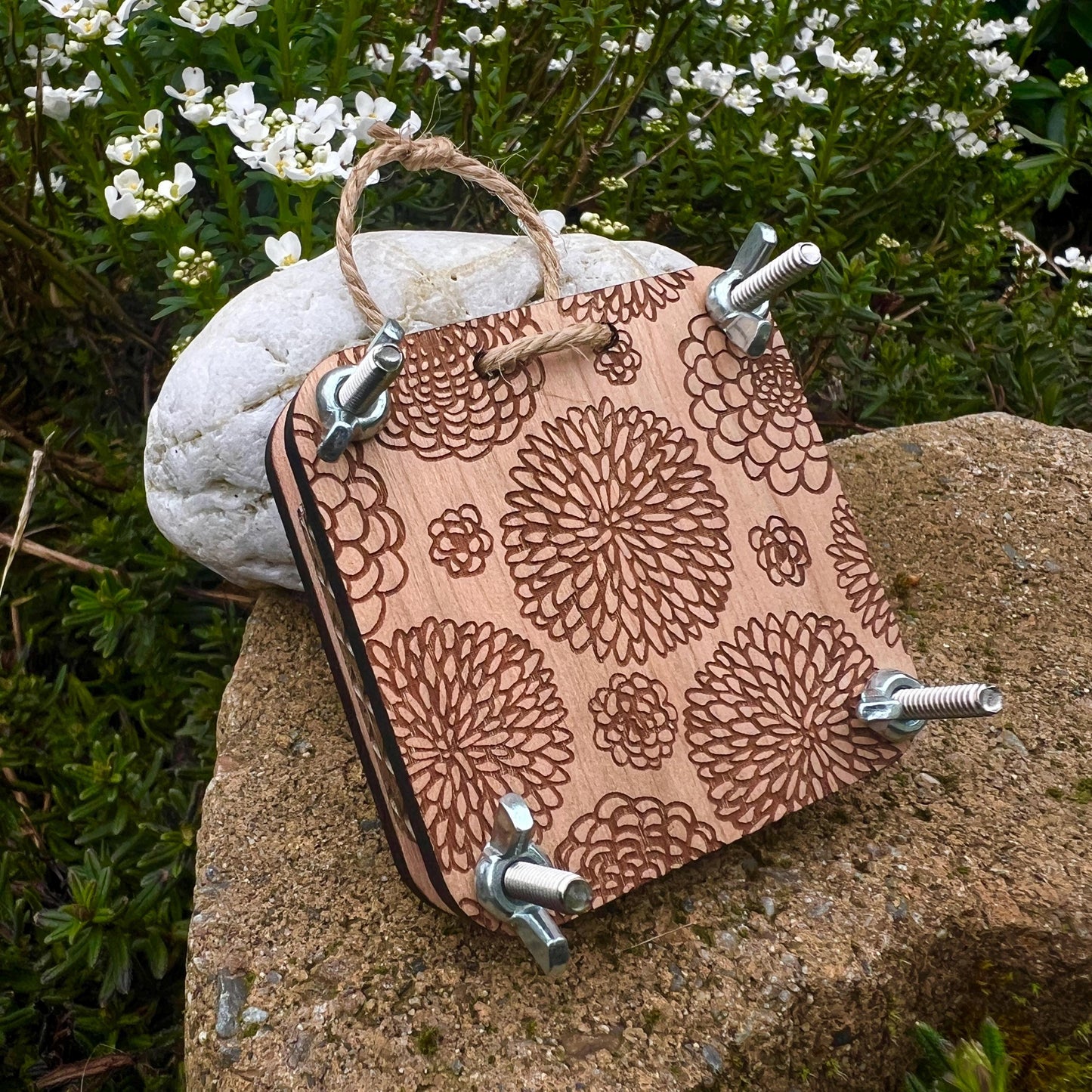 Pocket Press - Dahlia