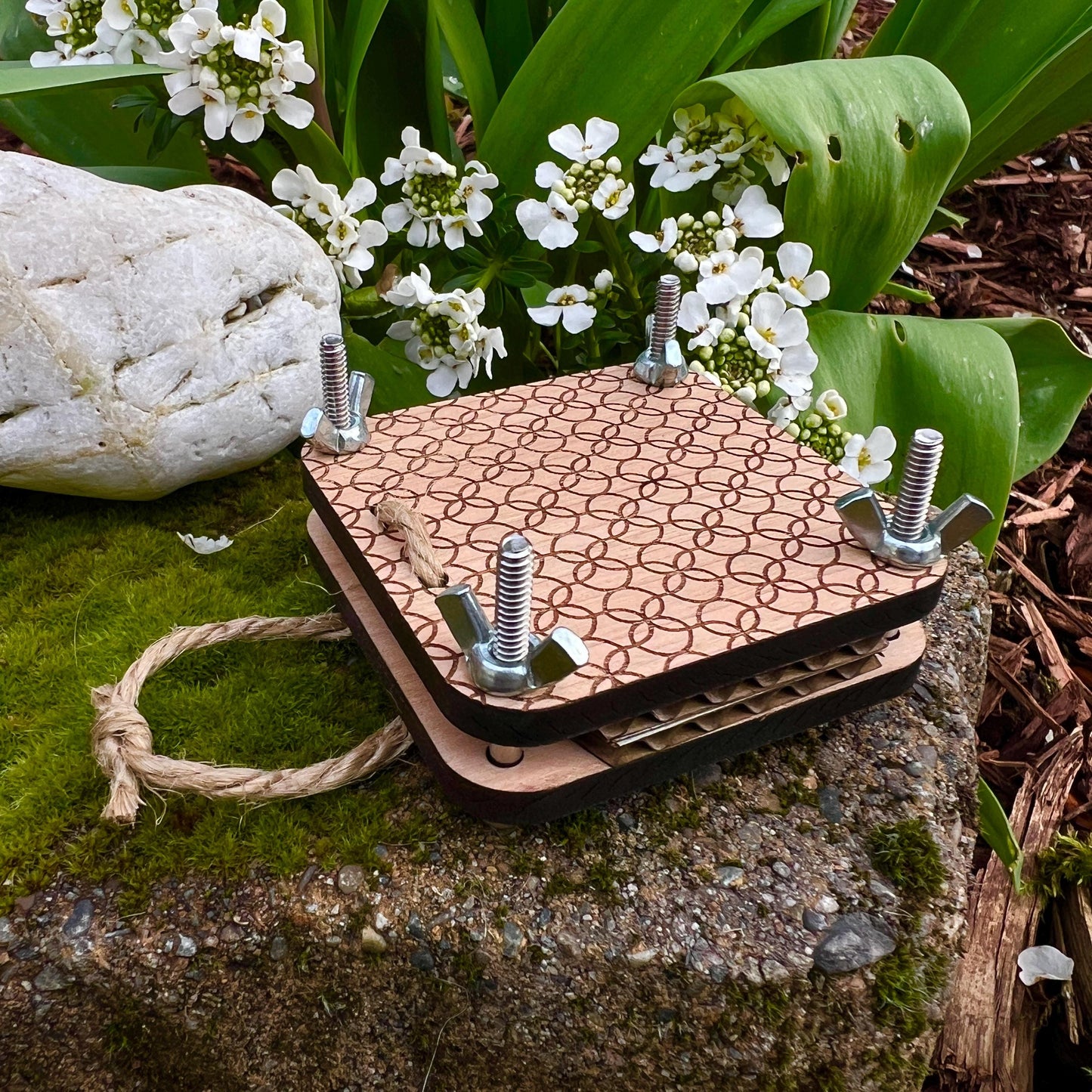 Pocket Press - Lattice