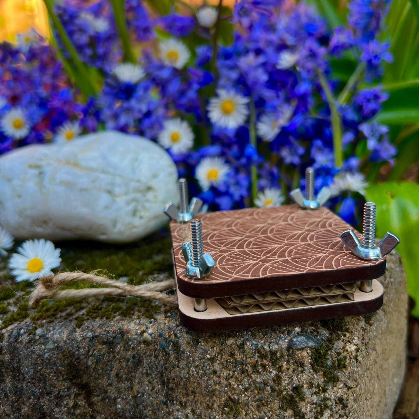 Pocket Press - Royal