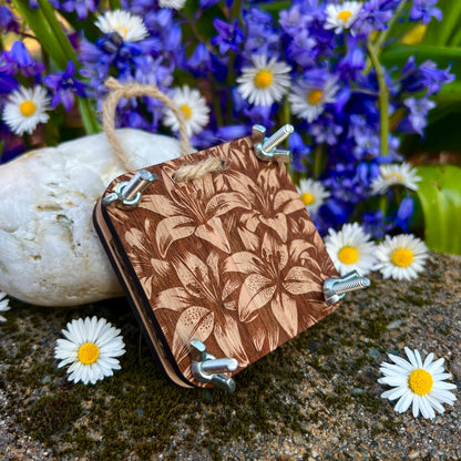 Pocket Press - Lily