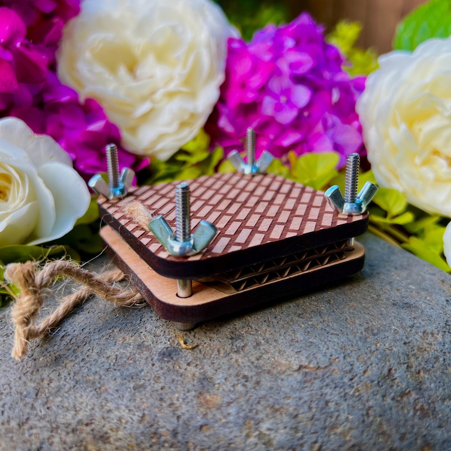 Pocket Press - Weaver