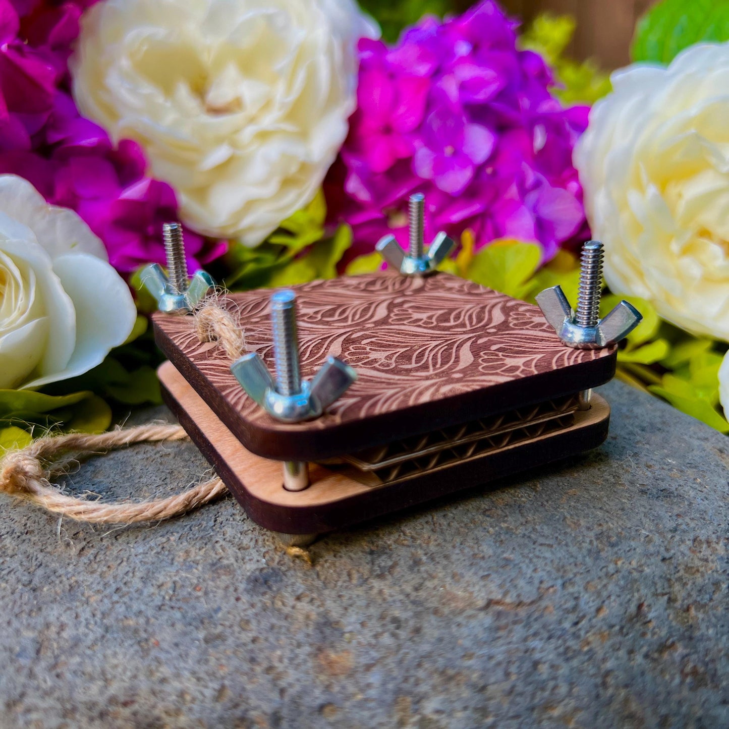 Pocket Press - Plume