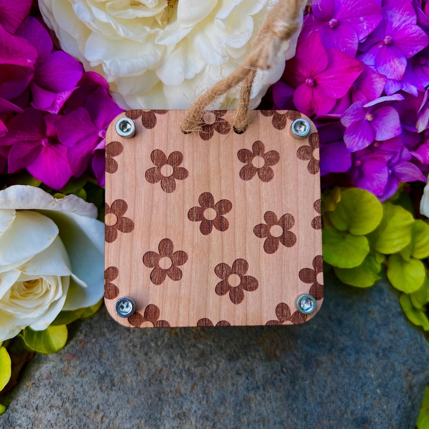 Pocket Press - Daisy