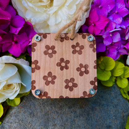 Pocket Press - Daisy
