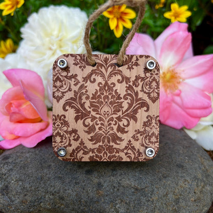 Pocket Press - Duchess