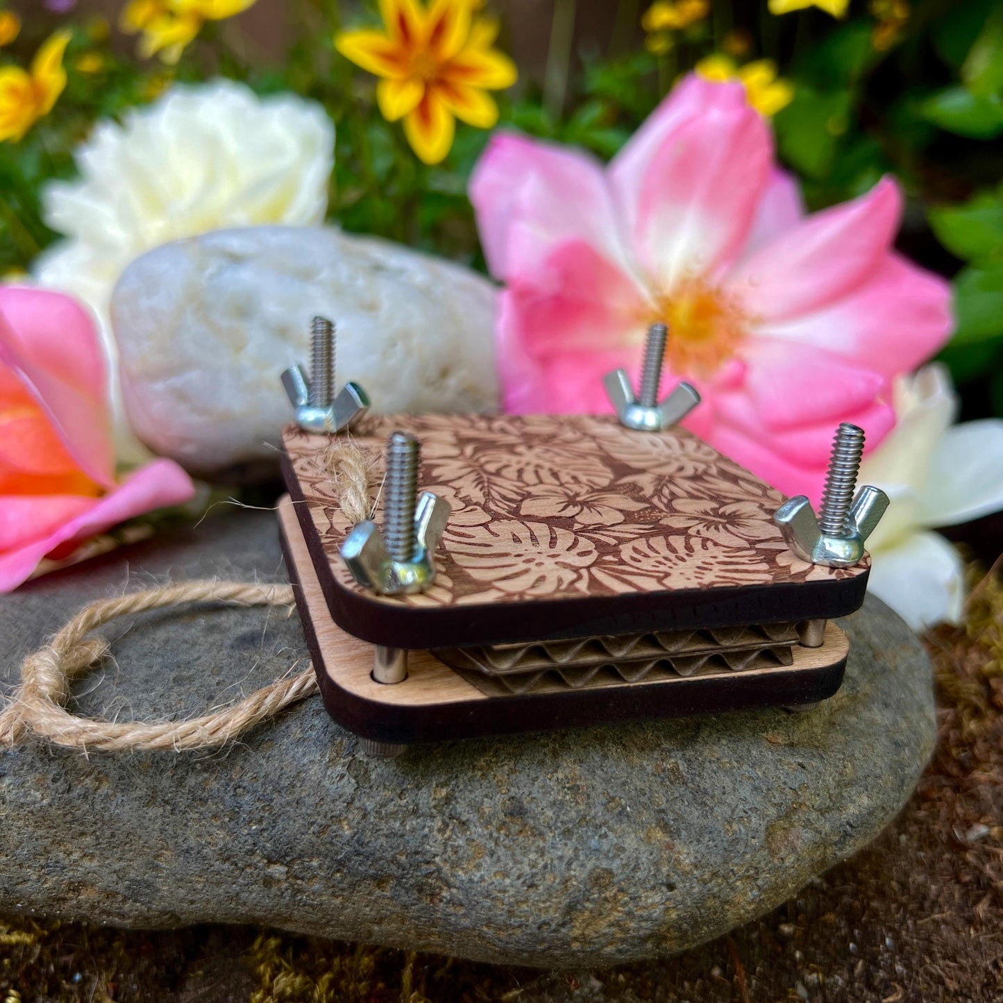 Pocket Press - Islander