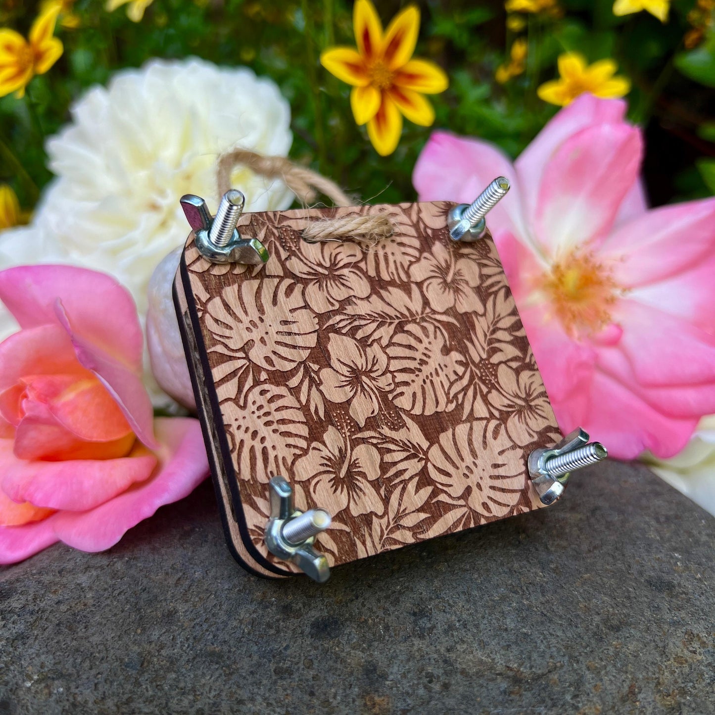 Pocket Press - Islander
