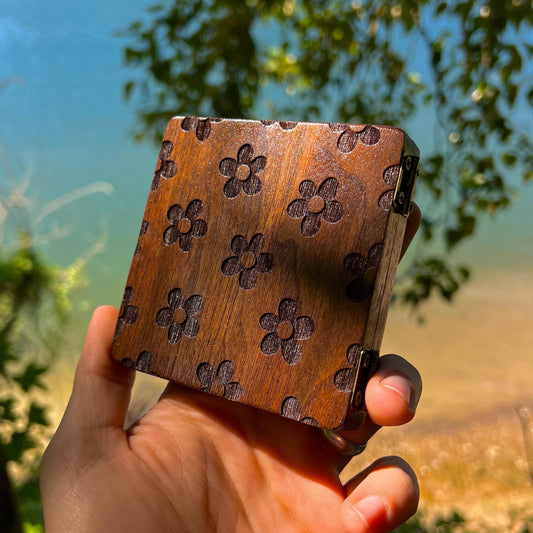 Daisy Pocket Mirror / Palette Box