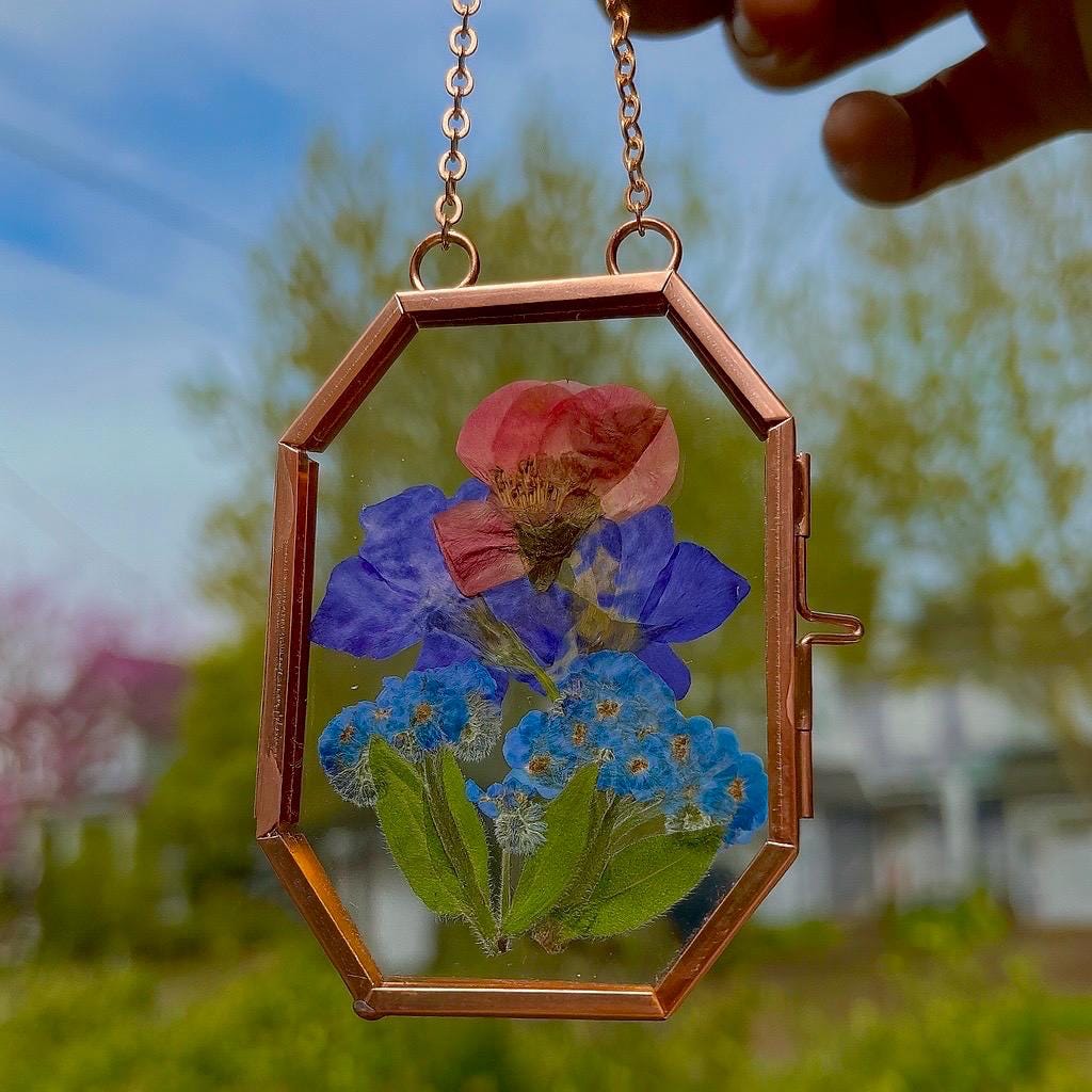 Small Rose Gold Glass Pressed Flower Frame